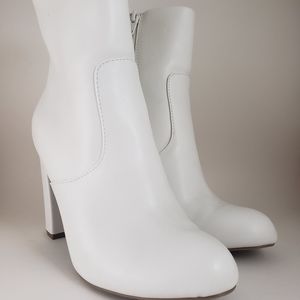 A New Day Point Toe Side Zip Chunky Heeled Boots size 8